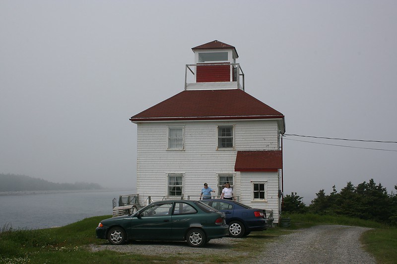 Nova Scotia / Old Port Bickerton Lighthouse
Photo source:[url=http://lighthousesrus.org/index.htm]www.lighthousesRus.org[/url]
Keywords: Nova Scotia;Canada;Atlantic ocean
