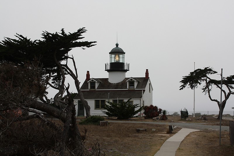 California / Point Pinos lighthouse
Author of the photo: [url=http://www.flickr.com/photos/21953562@N07/]C. Hanchey[/url]
Keywords: United States;Pacific ocean;California
