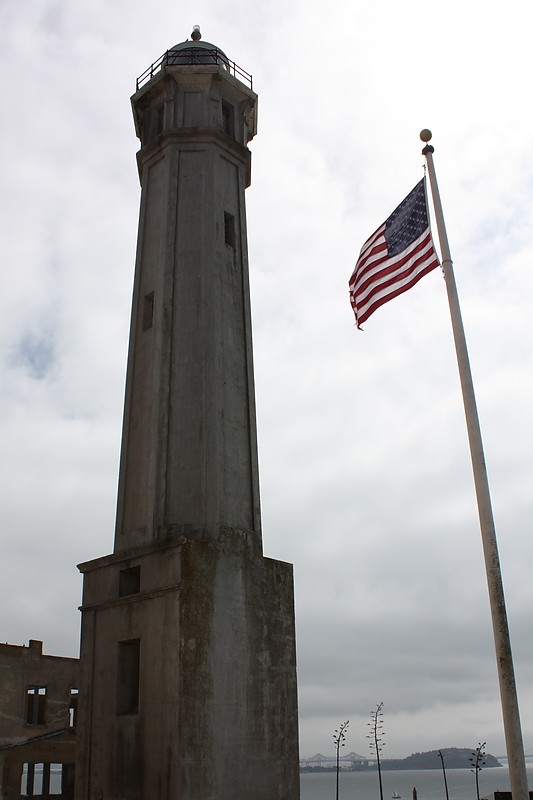 California / San Francisco / Alcatraz Lighthouse
Author of the photo: [url=http://www.flickr.com/photos/21953562@N07/]C. Hanchey[/url]
Keywords: Alcatraz;San Francisco;United States;California;Pacific ocean