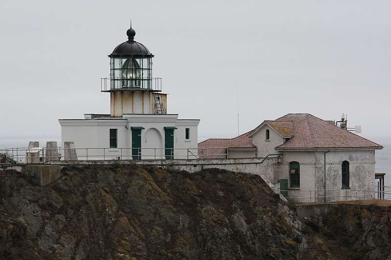 California / Point Bonita lighthouse
Author of the photo: [url=http://www.flickr.com/photos/21953562@N07/]C. Hanchey[/url]
Keywords: United States;Pacific ocean;California;San Francisco