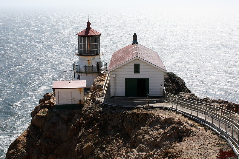 California / Point Reyes Lighthouse
Author of the photo: [url=http://www.flickr.com/photos/21953562@N07/]C. Hanchey[/url]
Keywords: California;United states;Pacific ocean