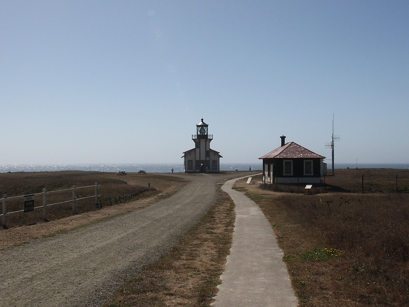 California / Point Cabrillo lighthouse
Author of the photo: [url=http://www.flickr.com/photos/21953562@N07/]C. Hanchey[/url]
Keywords: United States;Pacific ocean;California