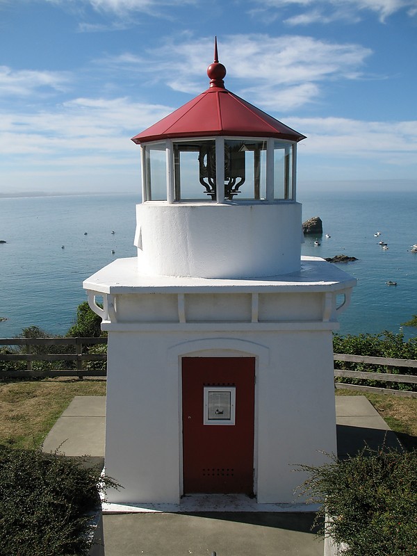 California / Trinidad Memorial lighthouse
Replica of Trinidad Head Light. The lighthouse was built as a memorial to sailors lost at sea.
Author of the photo: [url=http://www.flickr.com/photos/21953562@N07/]C. Hanchey[/url]
Keywords: United States;Pacific ocean;California