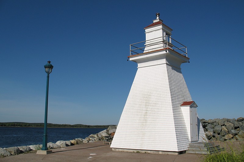 Nova Scotia / Port Medway Lighthouse
Author of the photo: [url=http://www.flickr.com/photos/21953562@N07/]C. Hanchey[/url]
Keywords: Nova Scotia;Canada;Atlantic ocean