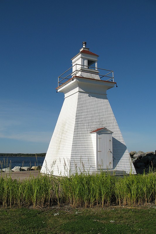 Nova Scotia / Port Medway Lighthouse
Author of the photo: [url=http://www.flickr.com/photos/21953562@N07/]C. Hanchey[/url]
Keywords: Nova Scotia;Canada;Atlantic ocean