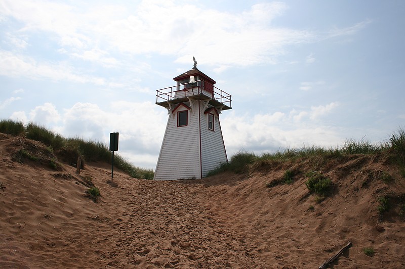 Prince Edward Island / Covehead Harbour lighthouse
AKA Cape Stanhope
Author of the photo: [url=http://www.flickr.com/photos/21953562@N07/]C. Hanchey[/url]
Keywords: Prince Edward Island;Covehead;Canada;Gulf of Saint Lawrence
