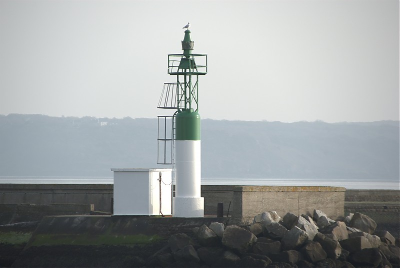 Brest / Port de Commerce / Passe de la Santé Jetée du Sud W Head light
Keywords: Brittany;France;Brest;Bay of Biscay