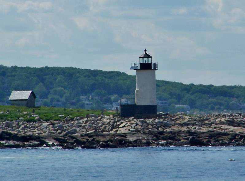 Massachusetts / Straitsmouth Island lighthouse
Author of the photo: [url=https://www.flickr.com/photos/bobindrums/]Robert English[/url]
Keywords: Massachusetts;Boston;United States;Atlantic ocean