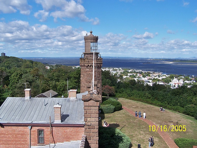 New Jersey / Navesink Twin Lighthouses - North tower
Author of the photo: [url=https://www.flickr.com/photos/bobindrums/]Robert English[/url]
Keywords: New Jersey;United States;Highlands;Atlantic ocean