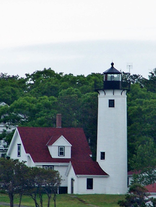 Massachusetts / West Chop Lighthouse
Author of the photo: [url=https://www.flickr.com/photos/bobindrums/]Robert English[/url]
Keywords: United States;Massachusetts;Atlantic ocean;Marthas Vineyard