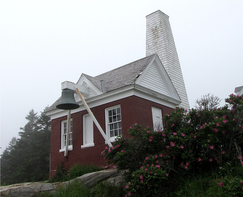 Maine / Pemaquid Point lighthouse - fog bell
Author of the photo: [url=https://www.flickr.com/photos/bobindrums/]Robert English[/url]

Keywords: Maine;Atlantic ocean;Pemaquid;United states;Siren
