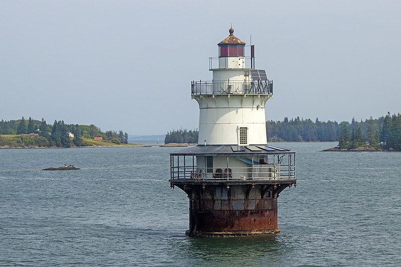 Maine / Goose Rocks lighthouse
Author of the photo: [url=https://jeremydentremont.smugmug.com/]nelights[/url]

Keywords: Maine;Atlantic ocean;United states;Offshore