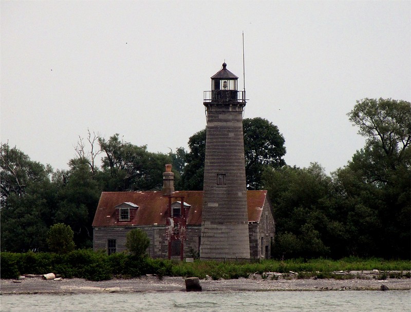New York / Galloo Island lighthouse
Author of the photo: [url=https://www.flickr.com/photos/bobindrums/]Robert English[/url]
Keywords: New York;Lake Ontario;United States