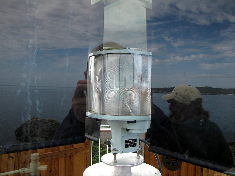 Maine /  Little River lighthouse - lamp
Author of the photo: [url=https://www.flickr.com/photos/bobindrums/]Robert English[/url]
Keywords: Maine;Atlantic ocean;United states;Lamp