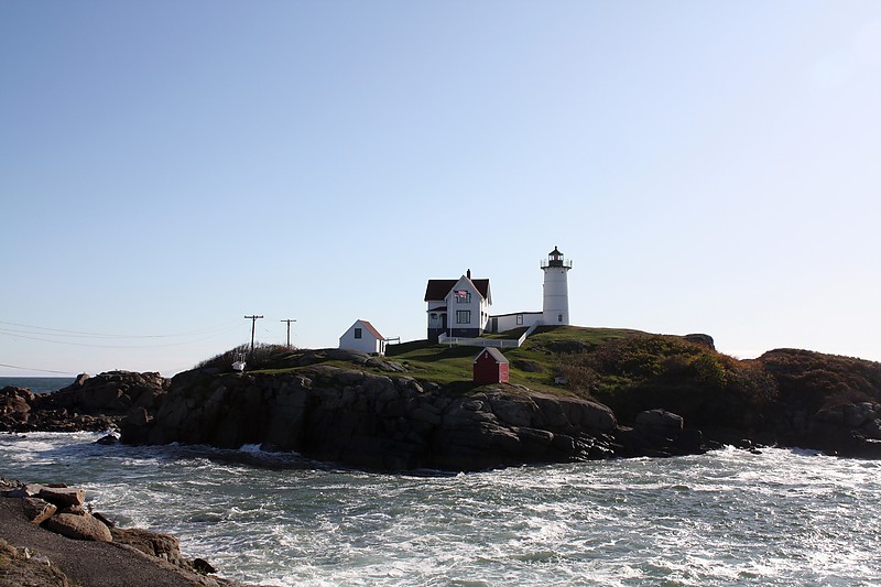 Maine / Cape Neddick (Nubble) Lighthouse
Author of the photo: [url=http://www.flickr.com/photos/21953562@N07/]C. Hanchey[/url]
Keywords: Maine;United States;Atlantic ocean
