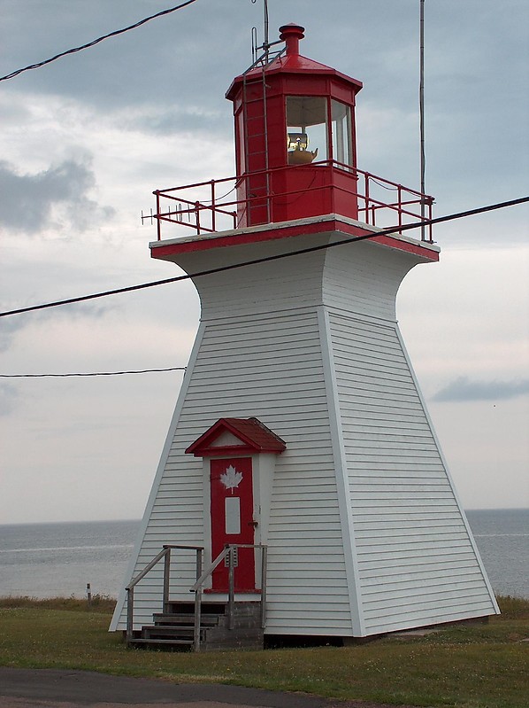 New Brunswick / Richibucto Head Lighthouse
Author of the photo: [url=https://www.flickr.com/photos/gauviroo/]Roberto Gauvin[/url]
Keywords: New Brunswick;Canada;Gulf of Saint Lawrence;Northumberland Strait