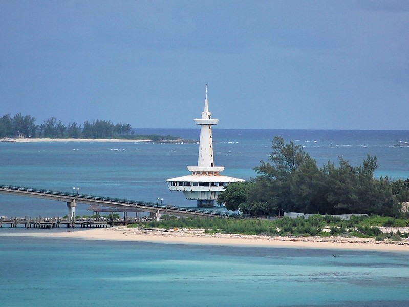 Crystal Cay faux lighthouse
Author of the photo: [url=https://www.flickr.com/photos/bobindrums/]Robert English[/url]
Keywords: Bahamas;Faux;Nassau