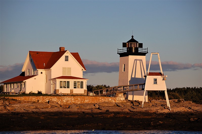 Maine / Hendricks Head lighthouse
Author of the photo: [url=https://www.flickr.com/photos/bobindrums/]Robert English[/url]
Keywords: Maine;Atlantic ocean;United States