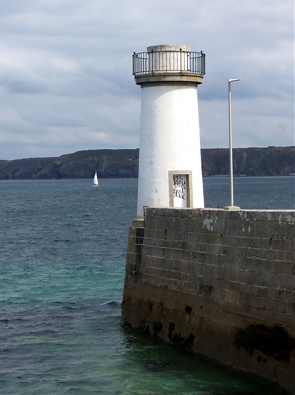 Brittany / Southern Finistere / Camaret-sur-Mer lighthouse
Author of the photo: [url=https://www.flickr.com/photos/yiddo2009/]Patrick Healy[/url]
Keywords: Brittany;France;Camaret-sur-mer;Bay of Biscay