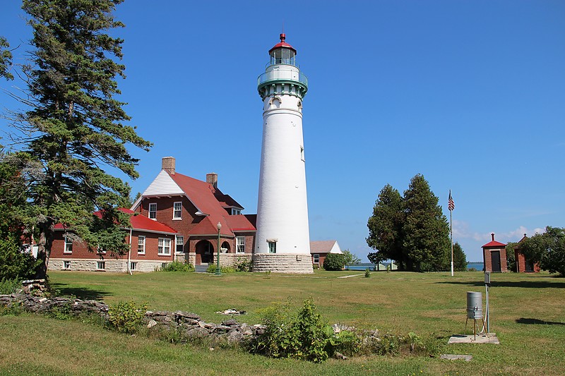 Michigan / Seul Choix Point lighthouse 
Author of the photo: [url=http://www.flickr.com/photos/21953562@N07/]C. Hanchey[/url]
Keywords: Michigan;Lake Michigan;United States