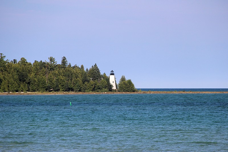 Michigan / Old Presque Isle lighthouse 
Author of the photo: [url=http://www.flickr.com/photos/21953562@N07/]C. Hanchey[/url]
Keywords: Michigan;Lake Huron;United States
