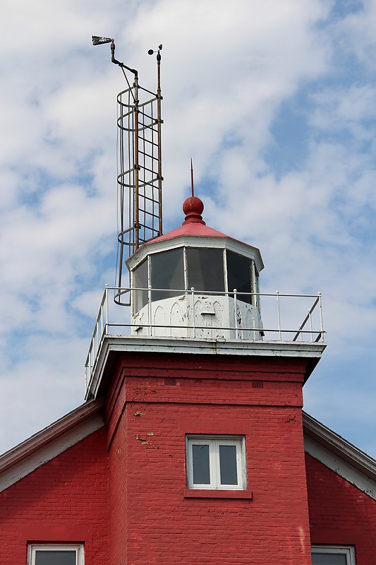 Michigan / Marquette Harbor lighthouse - lantern
Author of the photo: [url=http://www.flickr.com/photos/21953562@N07/]C. Hanchey[/url]
Keywords: Michigan;Lake Superior;United States;Marquette;Lantern
