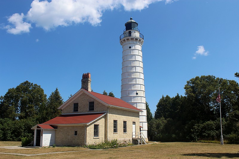 Wisconsin / Cana Island lighthouse
Author of the photo: [url=http://www.flickr.com/photos/21953562@N07/]C. Hanchey[/url]
Keywords: Wisconsin;United States;Lake Michigan
