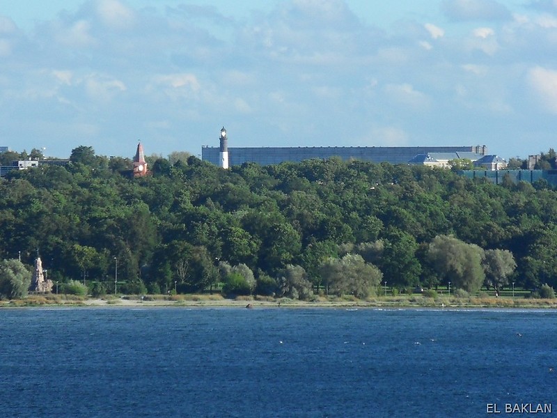 Tallinn Front and Rear Range lighthouses
AKA Reval, Katharinenthal
Black and white lighthouse - rear range
Red tower next to the left from LH - front range
Keywords: Tallinn;Estonia;Gulf of Finland