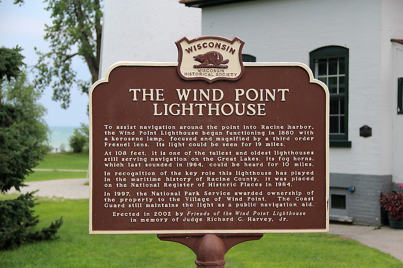 Wisconsin / Wind Point lighthouse - plate
Author of the photo: [url=http://www.flickr.com/photos/21953562@N07/]C. Hanchey[/url]
Keywords: Wisconsin;United States;Lake Michigan;Plate