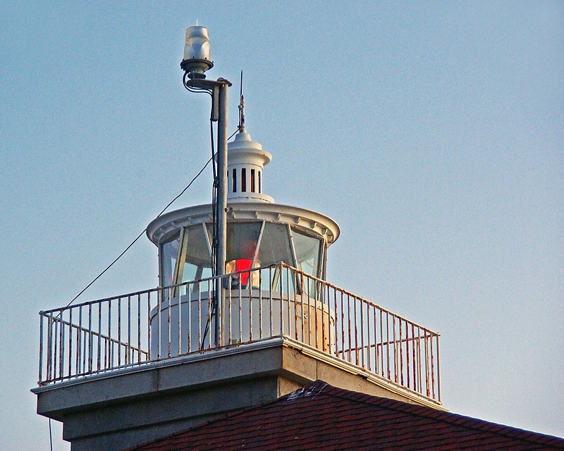 Rhode Island / Watch Hill lighthouse - lantern
Author of the photo: [url=http://www.flickr.com/photos/papa_charliegeorge/]Charlie Kellogg[/url]
Keywords: Rhode Island;United States;Atlantic ocean;Block Island Sound;Lantern