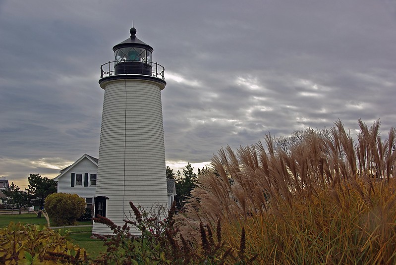 Massachusetts / Newburyport Harbor lighthouse
AKA Plum Island
Author of the photo: [url=http://www.flickr.com/photos/papa_charliegeorge/]Charlie Kellogg[/url]
Keywords: Massachusetts;Atlantic ocean;Newburyport;United States
