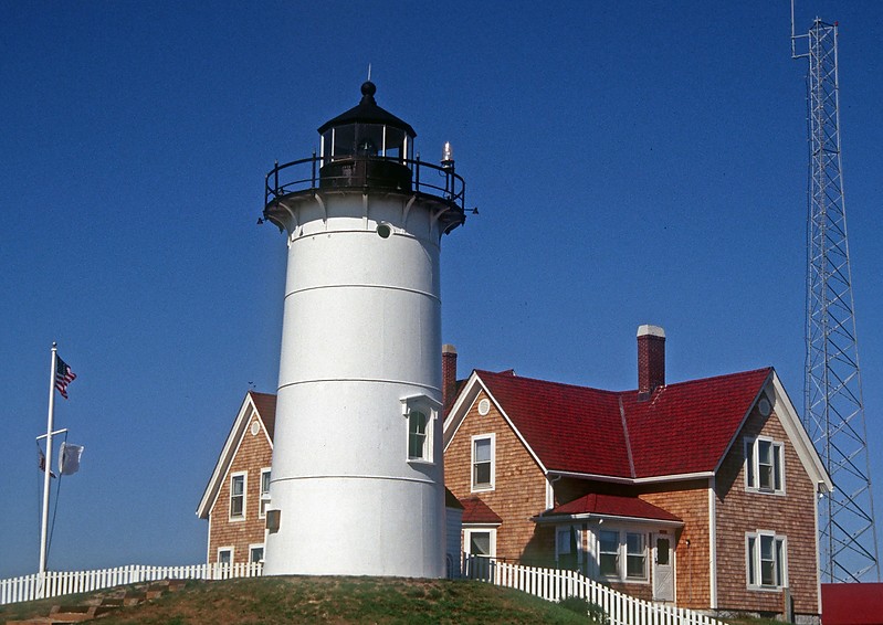 Massachusetts / Nobska lighthouse
Author of the photo: [url=http://www.flickr.com/photos/papa_charliegeorge/]Charlie Kellogg[/url]
Keywords: United States;Massachusetts;Atlantic ocean