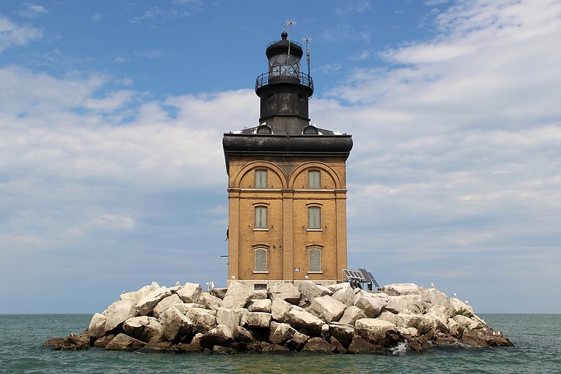 Ohio / Toledo Harbor lighthouse
Author of the photo: [url=http://www.flickr.com/photos/21953562@N07/]C. Hanchey[/url]
Keywords: Lake Erie;Toledo;United States