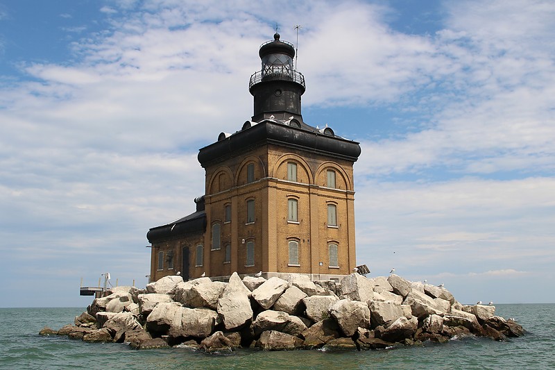 Ohio / Toledo Harbor lighthouse
Author of the photo: [url=http://www.flickr.com/photos/21953562@N07/]C. Hanchey[/url]
Keywords: Lake Erie;Toledo;United States;Ohio