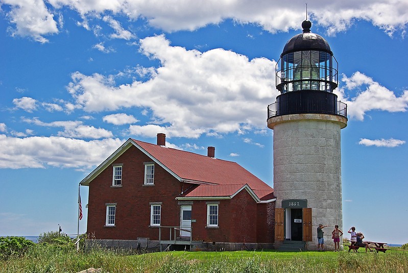 Maine / Seguin Island lighthouse
Author of the photo: [url=http://www.flickr.com/photos/papa_charliegeorge/]Charlie Kellogg[/url]
Keywords: Maine;Atlantic ocean;United States