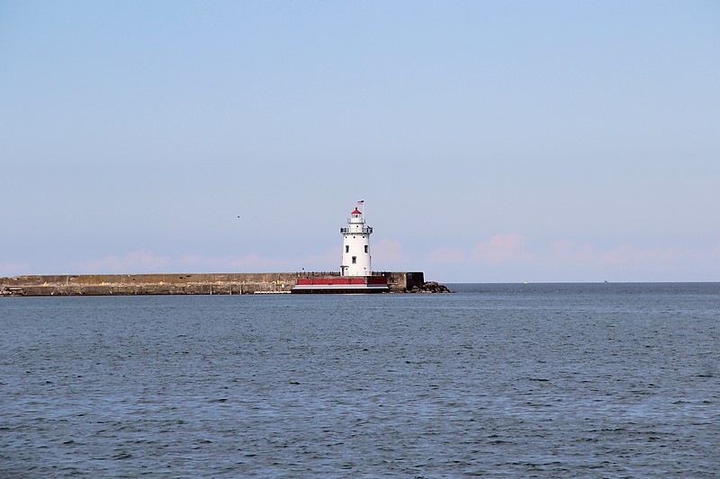 Michigan / Harbor Beach lighthouse
Author of the photo: [url=http://www.flickr.com/photos/21953562@N07/]C. Hanchey[/url]
Keywords: Michigan;Lake Huron;United States