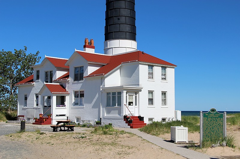 Michigan / Big Sable Point lighthouse - keeper house
Author of the photo: [url=http://www.flickr.com/photos/21953562@N07/]C. Hanchey[/url]
Keywords: Michigan;Lake Michigan;United States