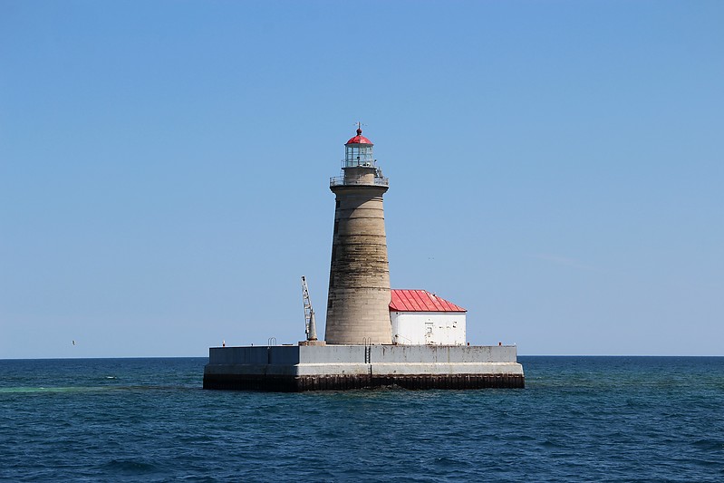 Michigan / Spectacle Reef lighthouse
Author of the photo: [url=http://www.flickr.com/photos/21953562@N07/]C. Hanchey[/url]
Keywords: Michigan;Lake Huron;United States