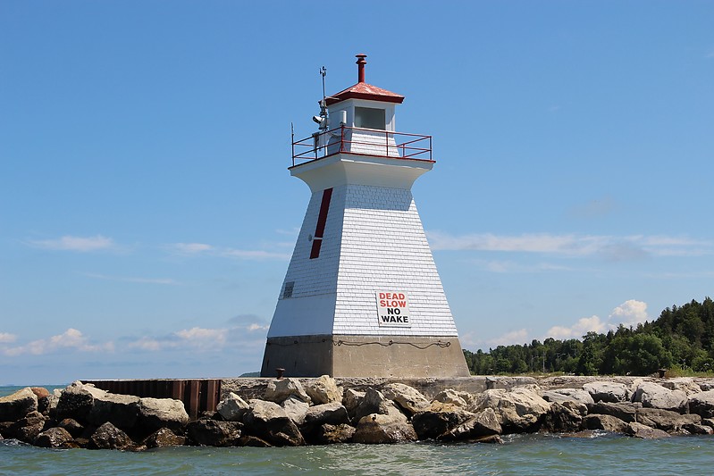 Lake Huron / Saugeen River Front Range lighthouse
Author of the photo: [url=http://www.flickr.com/photos/21953562@N07/]C. Hanchey[/url]
Keywords: Lake Huron;Canada;Ontario