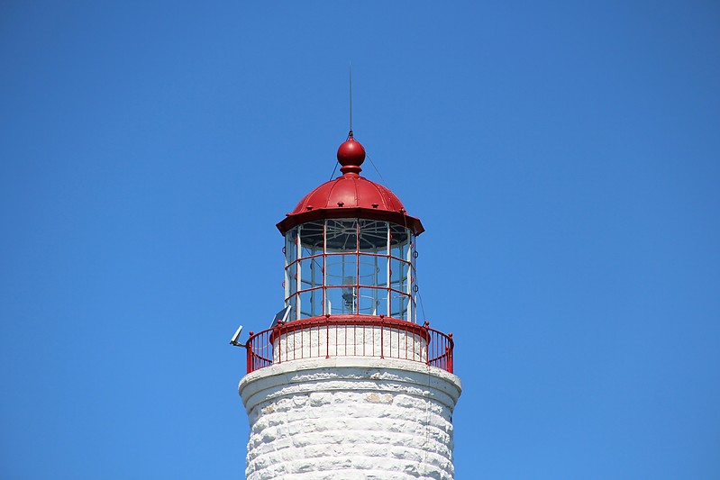 Lake Huron / Chantry Island lighthouse - lantern
Author of the photo: [url=http://www.flickr.com/photos/21953562@N07/]C. Hanchey[/url]
Keywords: Lake Huron;Canada;Ontario;Lantern