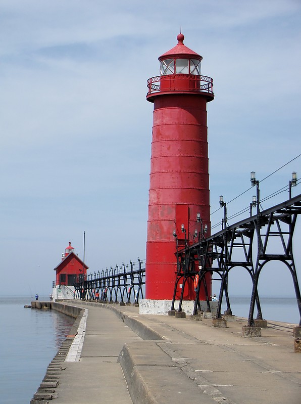 Michigan / Lake Michigan - Grand Haven South Pierhead / Outer & Inner Lighthouse
Author of the photo: [url=https://www.flickr.com/photos/bobindrums/]Robert English[/url]
Keywords: Michigan;Lake Michigan;Grand Haven;United states