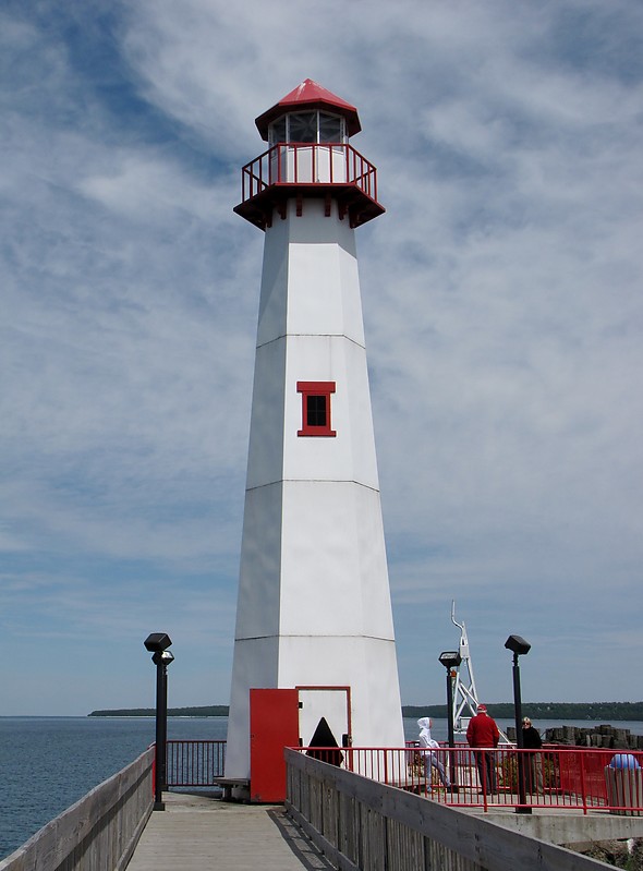 Michigan / St. Ignace / Wawatam lighthouse
Author of the photo: [url=https://www.flickr.com/photos/bobindrums/]Robert English[/url]
Keywords: Michigan;Lake Huron;United States