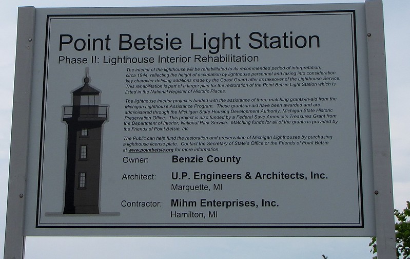 Michigan / Point Betsie lighthouse - plate
Author of the photo: [url=https://www.flickr.com/photos/bobindrums/]Robert English[/url]
Keywords: Michigan;Lake Michigan;United States;Plate
