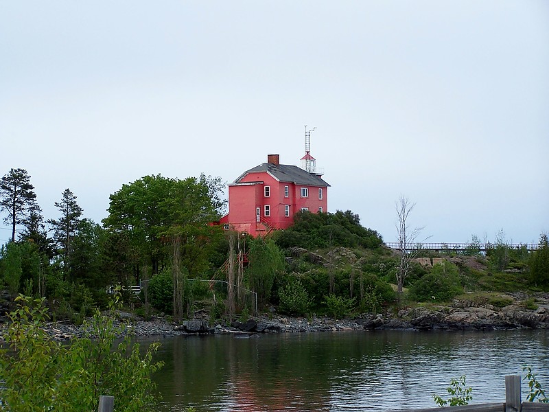 Michigan / Marquette Harbor lighthouse
Author of the photo: [url=https://www.flickr.com/photos/bobindrums/]Robert English[/url]

Keywords: Michigan;Lake Superior;United States;Marquette