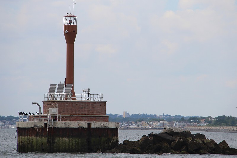Massachusetts / Deer Island lighthouse
Author of the photo: [url=http://www.flickr.com/photos/21953562@N07/]C. Hanchey[/url]
Keywords: Boston;Massachusetts;United States;Atlantic ocean;Offshore