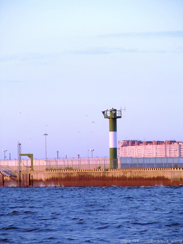 Saint-Petersburg / Passenger Port South light 
Photo by A.Tokareva
Keywords: Saint-Petersburg;Gulf of Finland;Russia