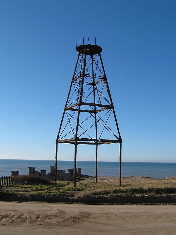 Punta Hermeng lighthouse remnants
Keywords: Miramar;Argentina;Atlantic ocean