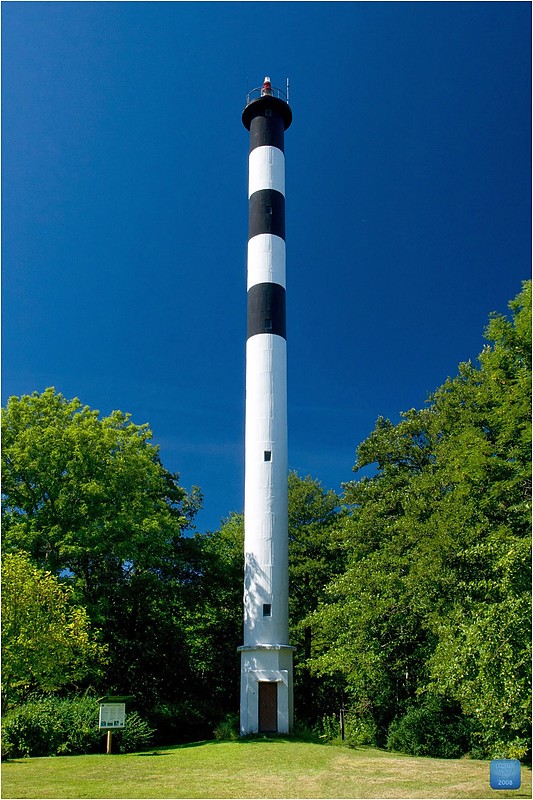 Abruka Range Rear lighthouse
Author of the photo: [url=http://www.panoramio.com/user/1496126]Tuderna[/url]

Keywords: Estonia;Gulf of Riga;Arbruka