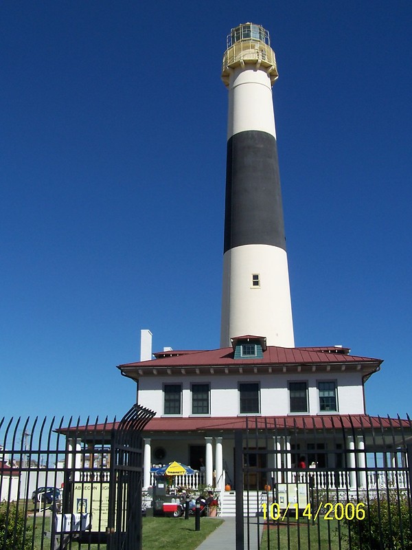 New Jersey / Absecon lighthouse
Author of the photo: [url=https://www.flickr.com/photos/bobindrums/]Robert English[/url]

Keywords: New Jersey;Atlantic city;Atlantic ocean