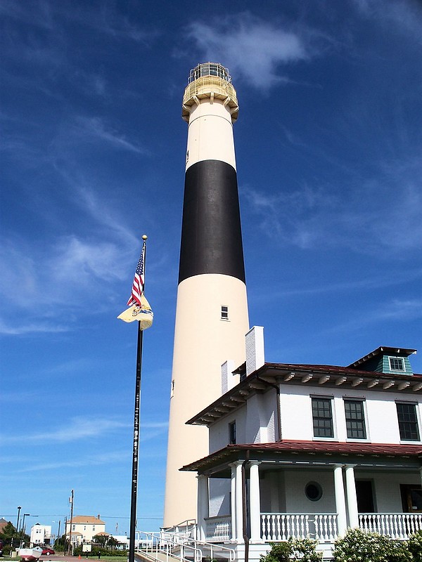New Jersey / Absecon lighthouse
Author of the photo: [url=http://www.flickr.com/photos/27055774@N08/]Katie Metz de Martínez[/url]
Keywords: New Jersey;Atlantic city;Atlantic ocean